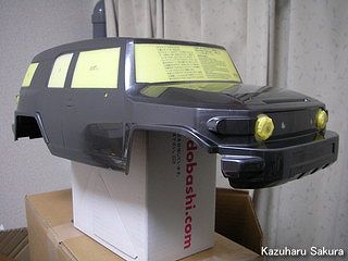 タミヤ CC-01 FJクルーザー 製作記 ～ ボディ塗装 ～ 外側のマスキング完了